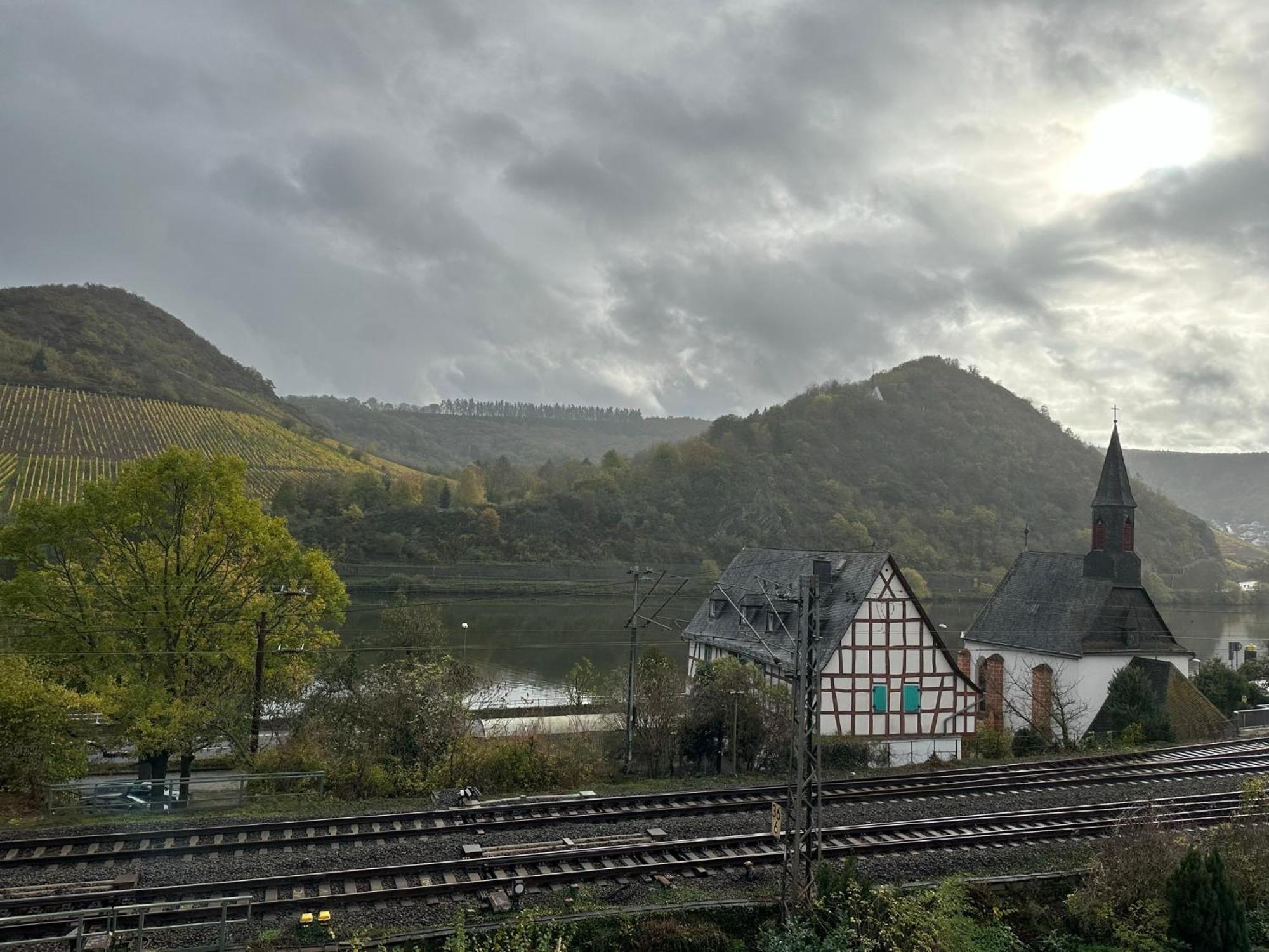 Mike'S Mosel Lodge Treis-Karden Buitenkant foto